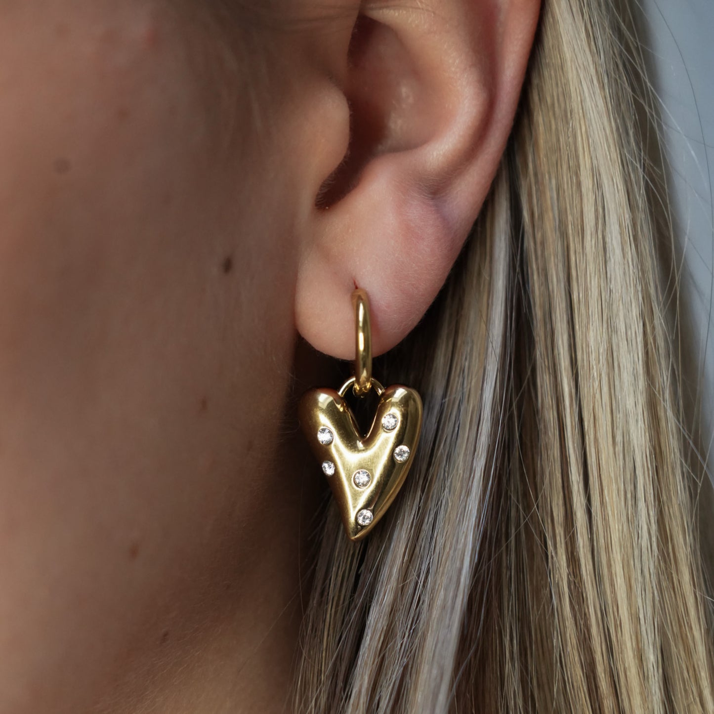 Hartjes Oorbellen Met Strass – Lieve
