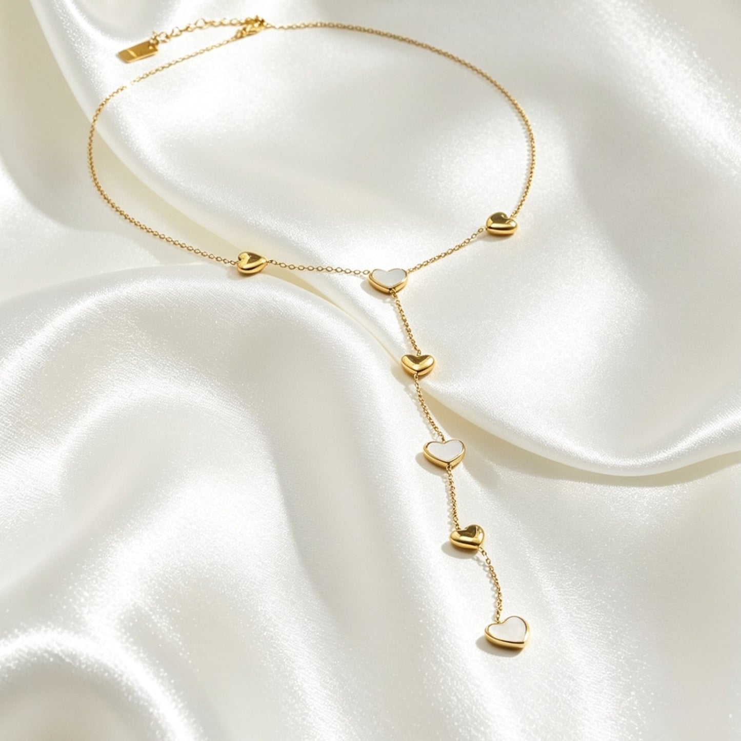 Parelmoer Hartjes Ketting – Liv