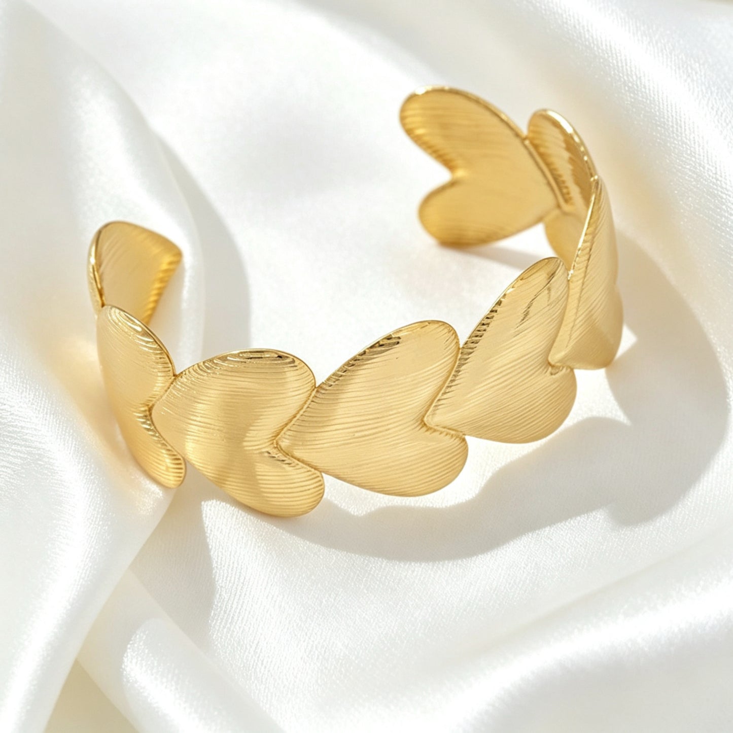 Hartjes Bangle – Kiki