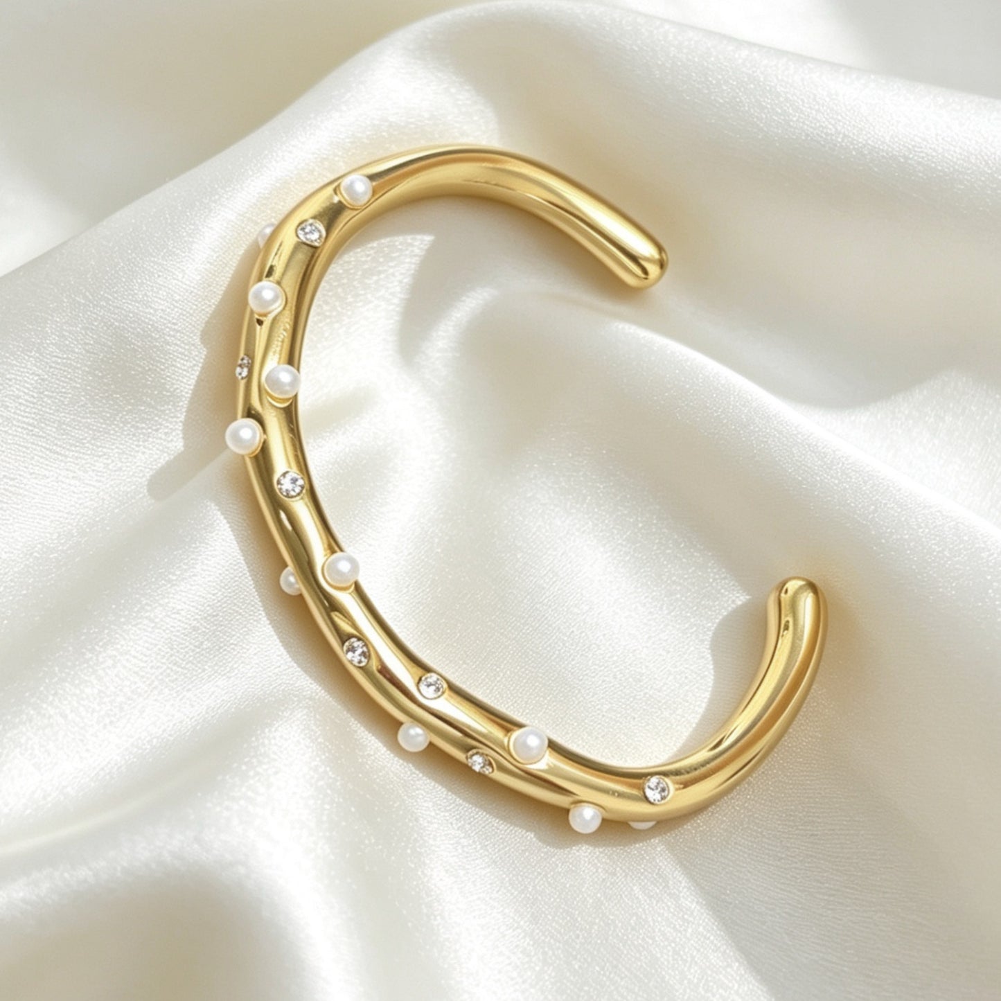 Bangle Met Strass En Parels – Sien