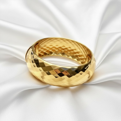 Bangle Met Structuur - Lara