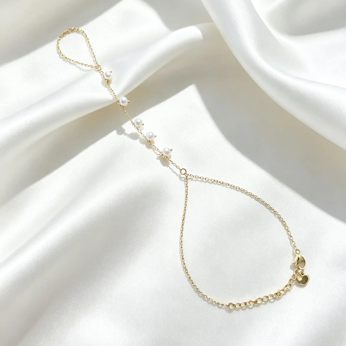 Hand Chain Met Parels - Lott
