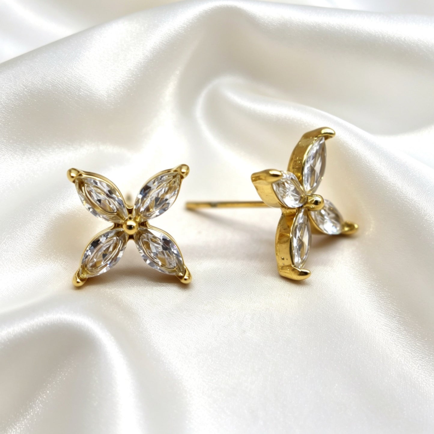 Bloemetjes Strass Oorbellen – Kimberly