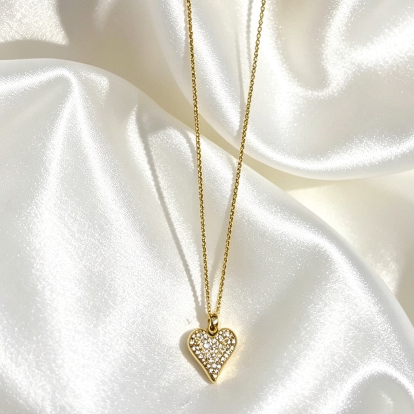 Hartjes Strass Ketting – Jitte