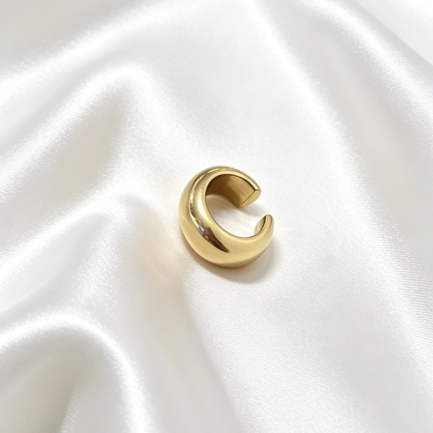 Ear Cuff Met Ring – Molly