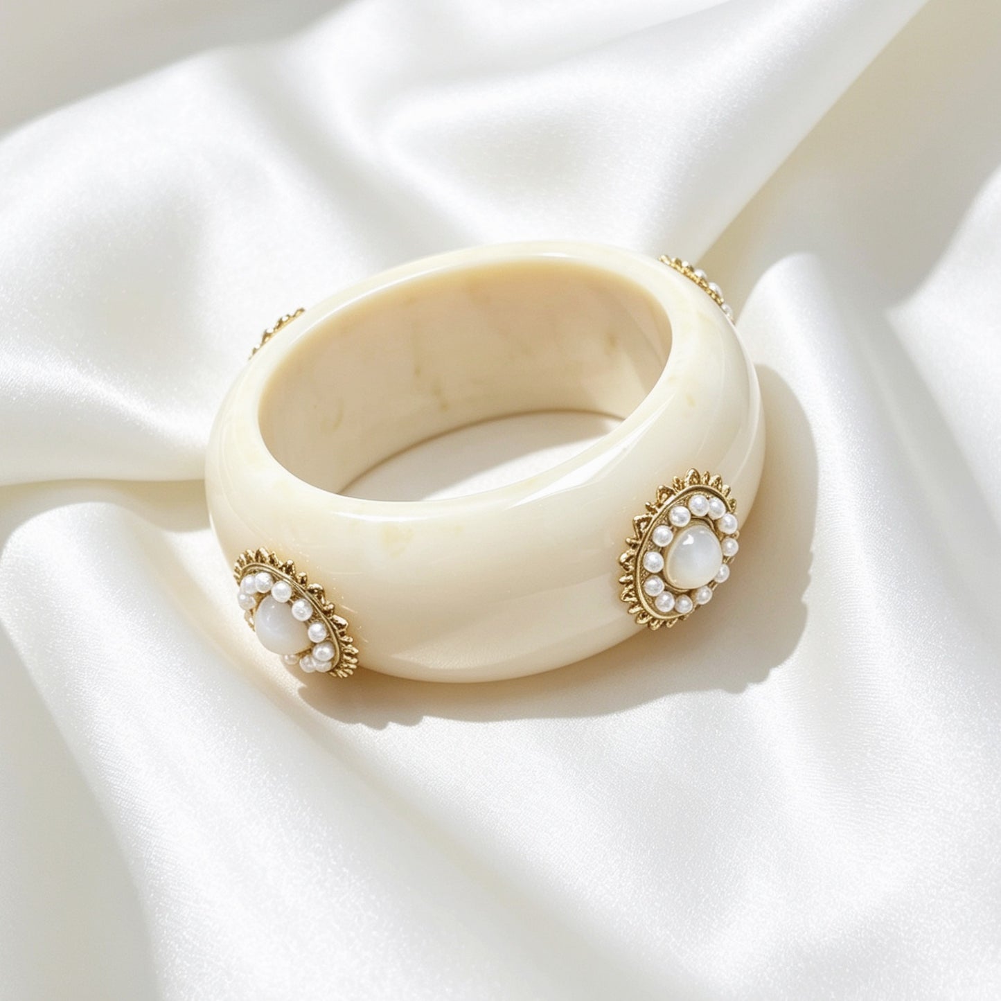 Statement Bangle - Valentijne