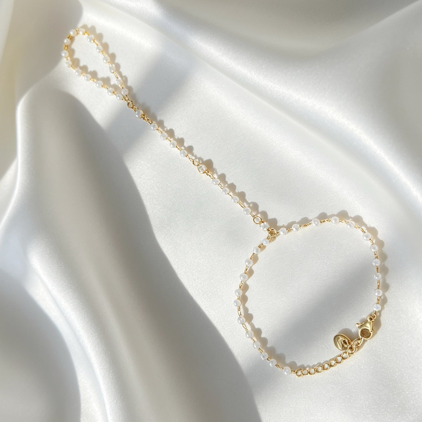 Hand Chain Met Parel - Livia