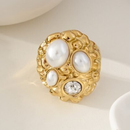 Grove Ring Met Parels En Steen - Dieke