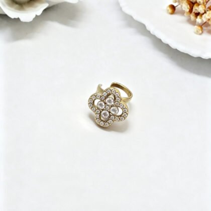 Ear Cuff Met Bloemetje en Strass - Dena